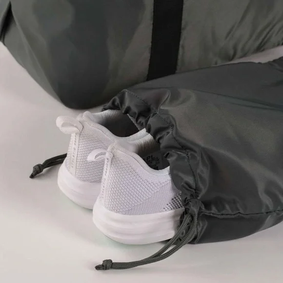 EUC ๐ Lululemon Fast Track Duffel (Heatproof Pocket 19L) Dark Forest - Picture 6 of 16